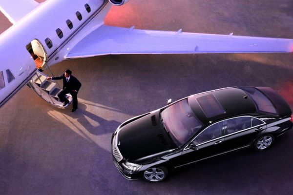 Airport Limo Service in West Roxbury